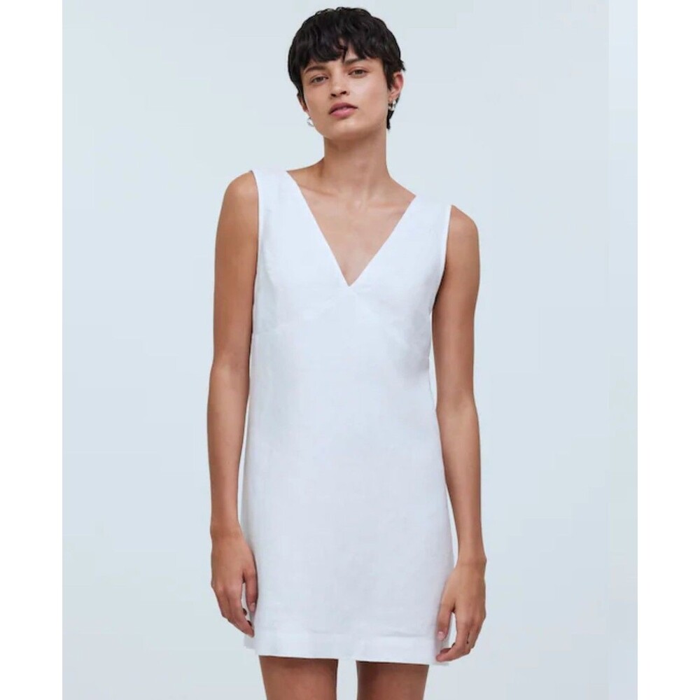 MADEWELL Ariana V-Neck Linen Mini Dress Med White Pair with a Sweater For Fall!